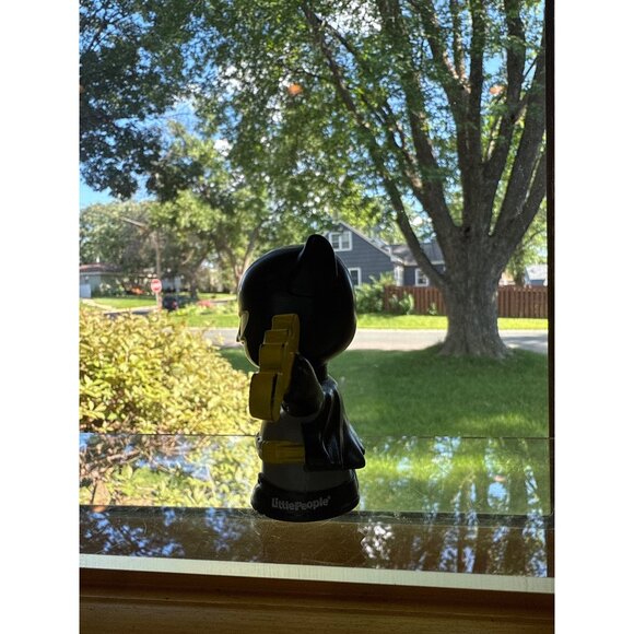 Fisher Price Super Friends Little People DC Batman Superhero Collectible Figure - Picture 4 of 4